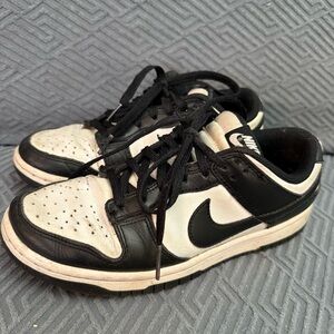 Nike Dunk Low Panda Women Size 7 Black / White Sneakers Shoes